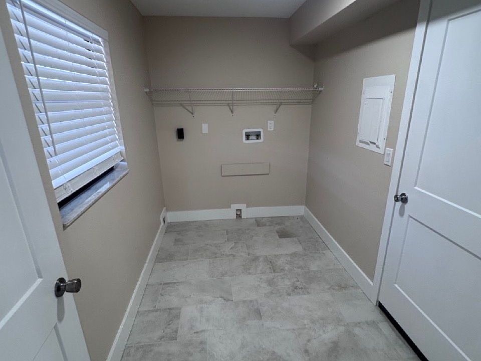 1st image of 539 E Curlew Pl