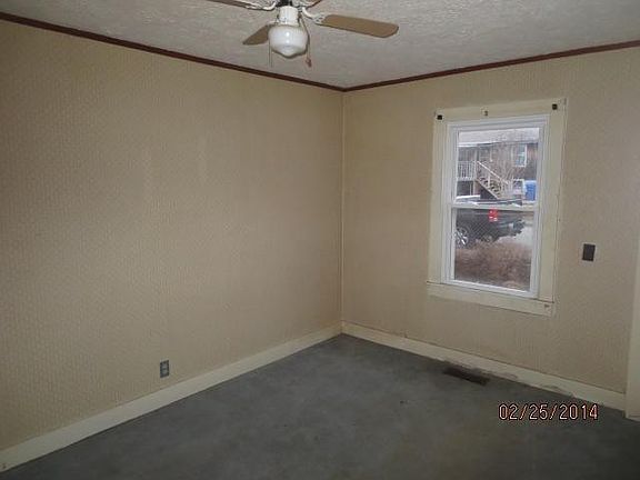 4th image of 203 Wilton 1/2 Ave
