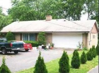 2403 N McAree Rd, Waukegan, IL 60087