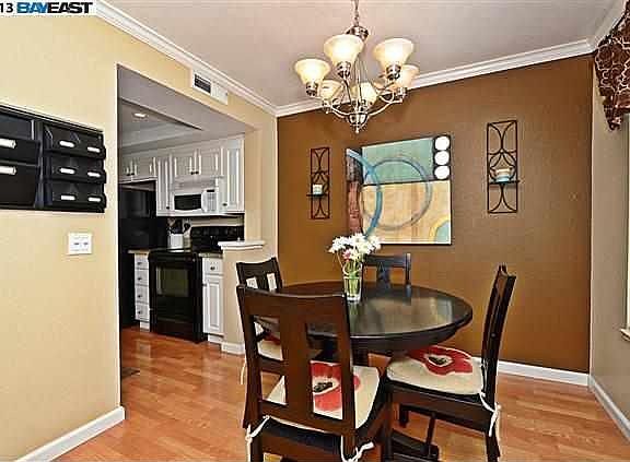 3rd image of 7526 Oxford Cir