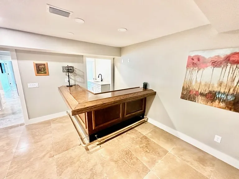 910 Santa Rosa Blvd — Photo 15