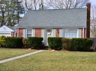 34 Parkway Dr, Warwick, RI 02886