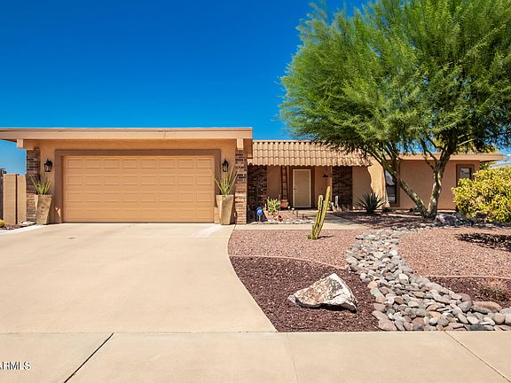 2nd image of 10918 W WILLOWBROOK Drive