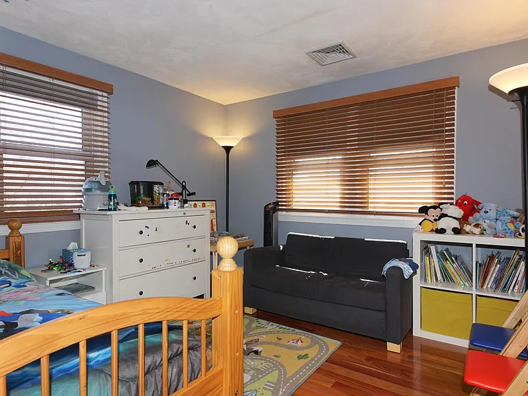 39 Locust St — Photo 7