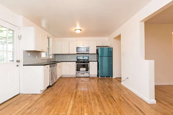 Sold by Keystone Realty USA Corp | media 13