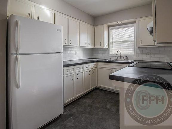 4th image of 8639 Lakeview Dr