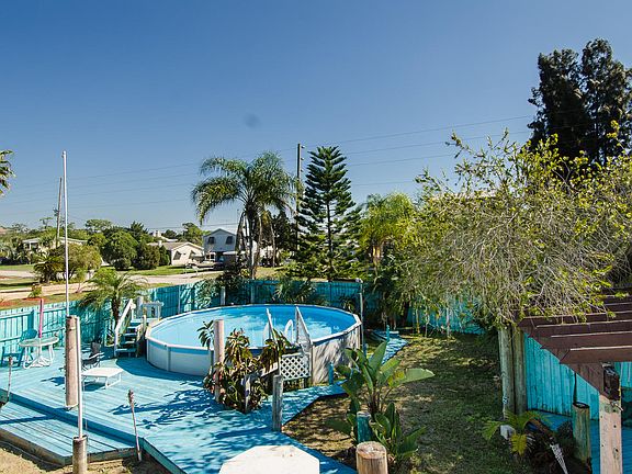 Pool & Deck