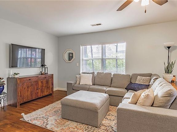 5th image of 1212 N Sang Ave