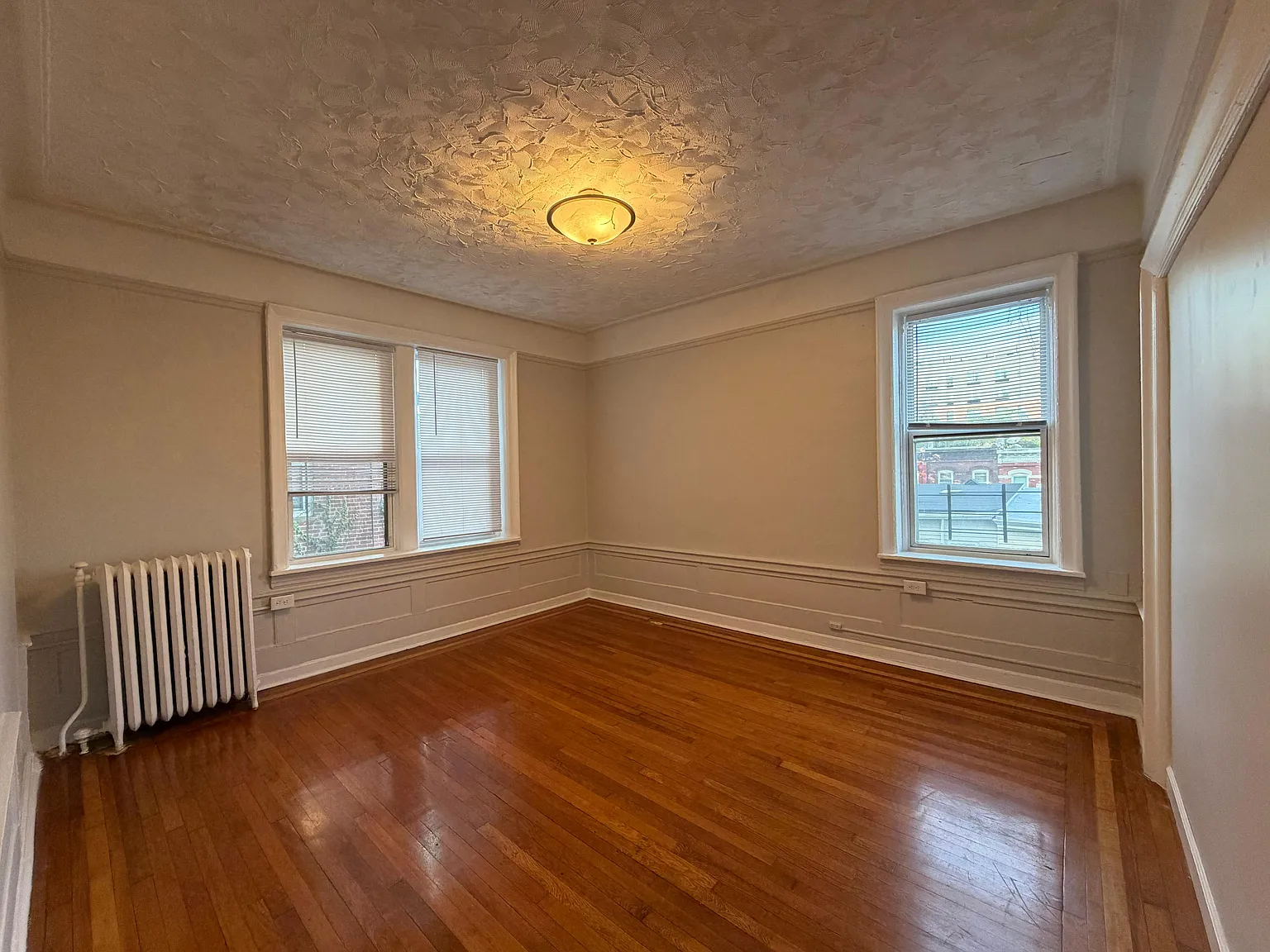 634 Bergen Ave — Photo 3