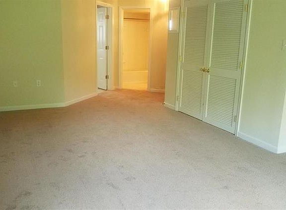 3rd image of 108 Hupps Hill Ct