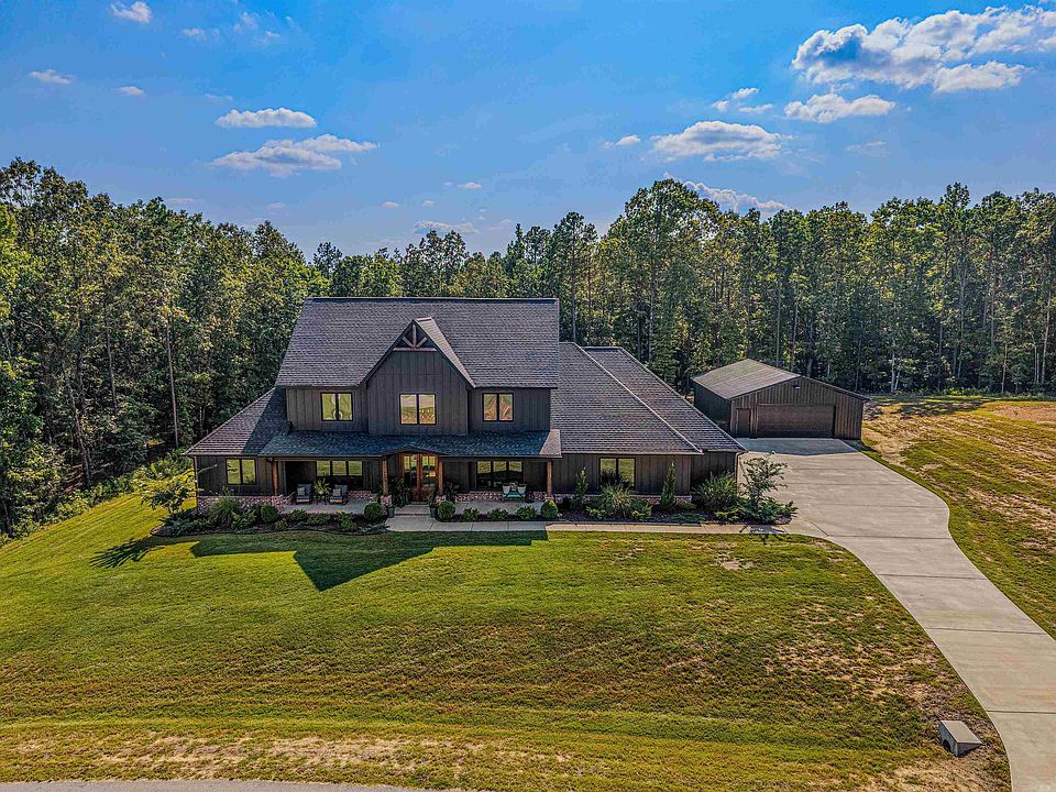 1st image of 3009 Pine Hill Dr