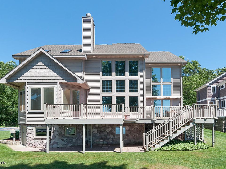 1st image of 952 E Eagle Lake Dr