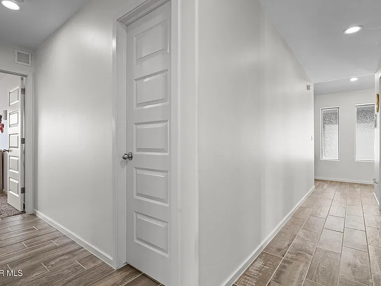 15220 Apex Ct — Photo 16