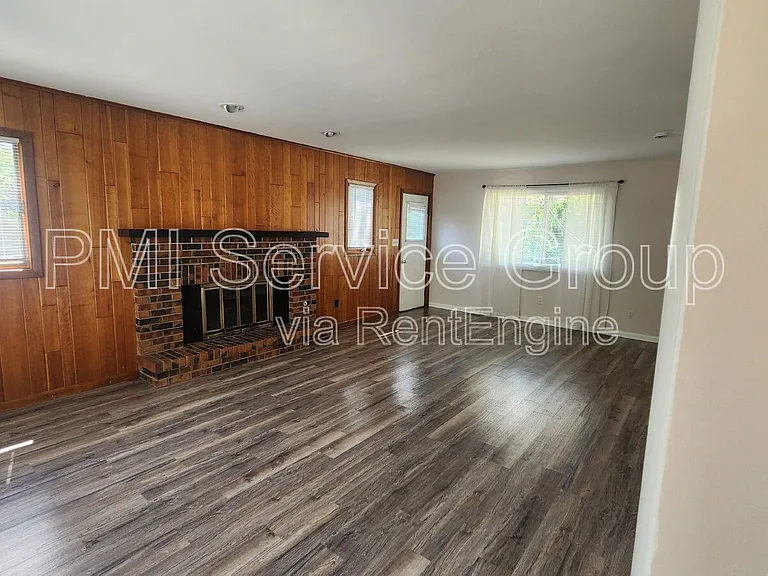 229 Hickory St — Photo 7