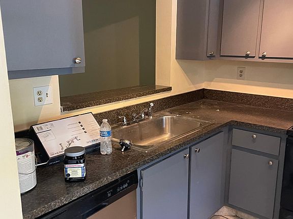 4th image of 3024 Coral Springs Dr #105