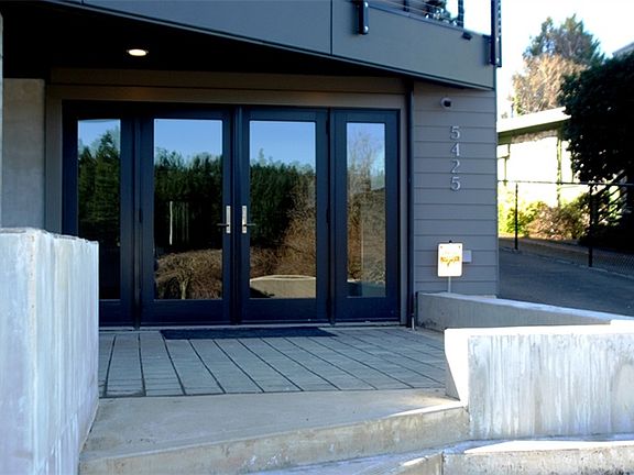 4th image of 5425 Lake Washington Blvd S