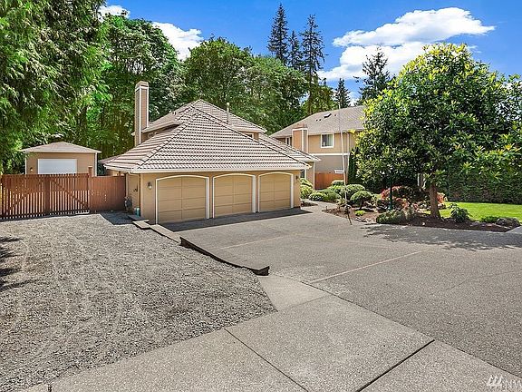 2nd image of 22613 SE 16th Pl