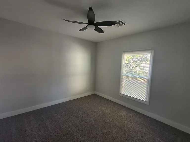 1504 NW Arlington Ave — Photo 11