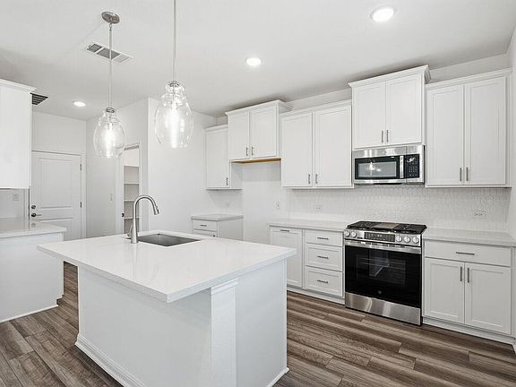 4th image of 1720 Lorant Ln