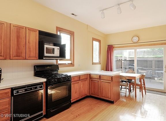 4th image of 2139 W Cuyler Ave