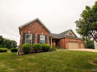 4104 Woodland Park Dr, Swansea, IL 62226