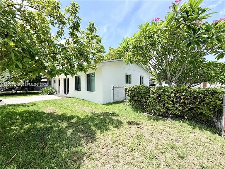 5101 SW 127th Pl #5101 — Photo 32
