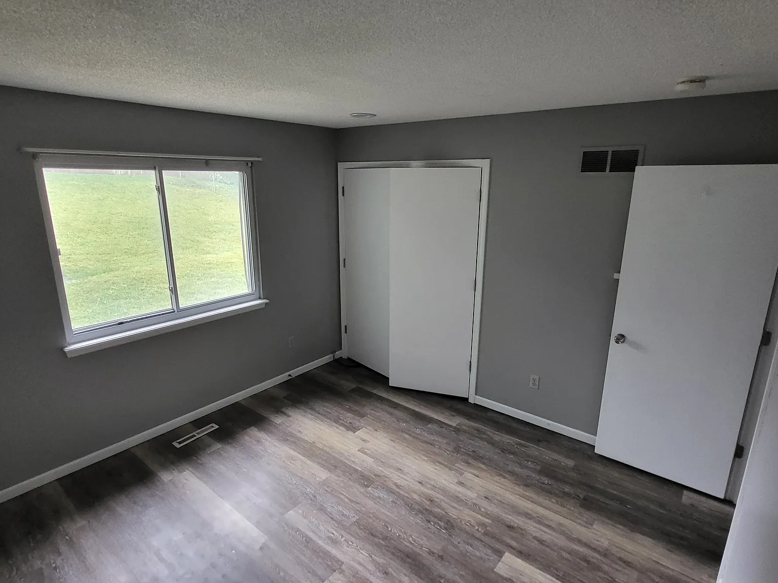 2 bed, 1.5 bath, 900 sqft, $1,650 — Photo 4