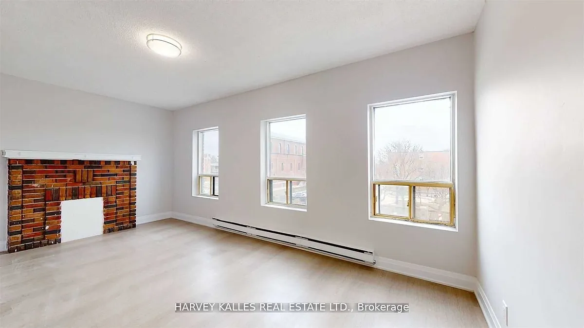 Photo 2 of 14 - 98 Northcliffe Blvd #7 - Toronto, ON Building Photo - 98 Northcliffe Blvd #7