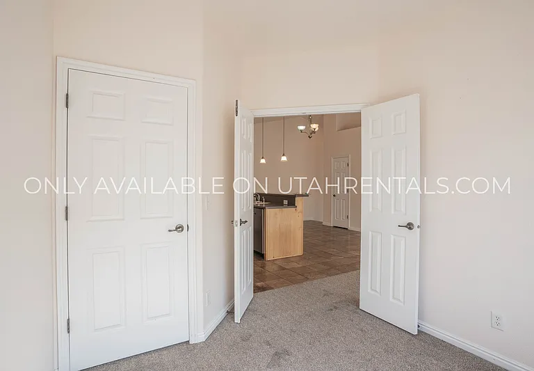 1052 Canyon Meadow Dr #3 — Photo 17