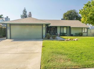 1495 E Sandalwood Ave, Tulare, CA 93274