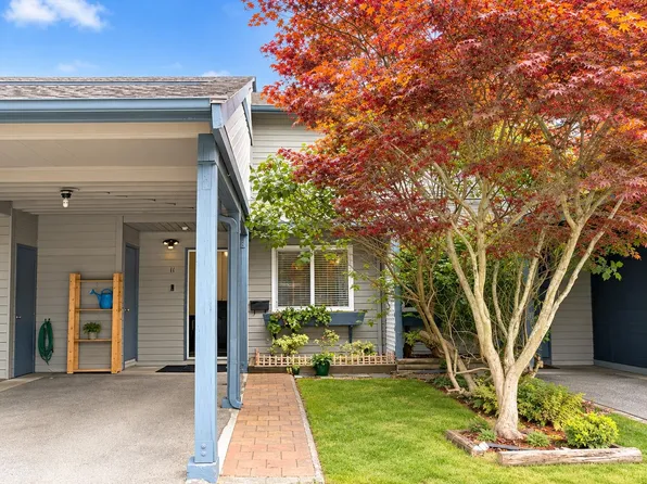 7300 Ledway Rd #11, Richmond, BC V7C 4N9
