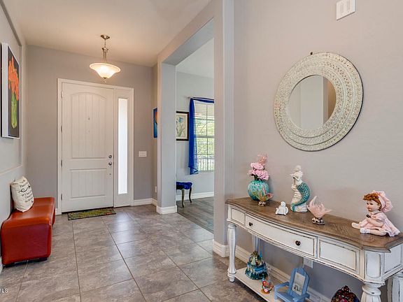 5th image of 2580 N Beverly Pl