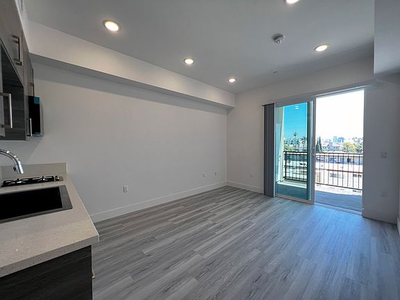 3rd image of 549 N Heliotrope Dr #0B-1Ba-360Sqft