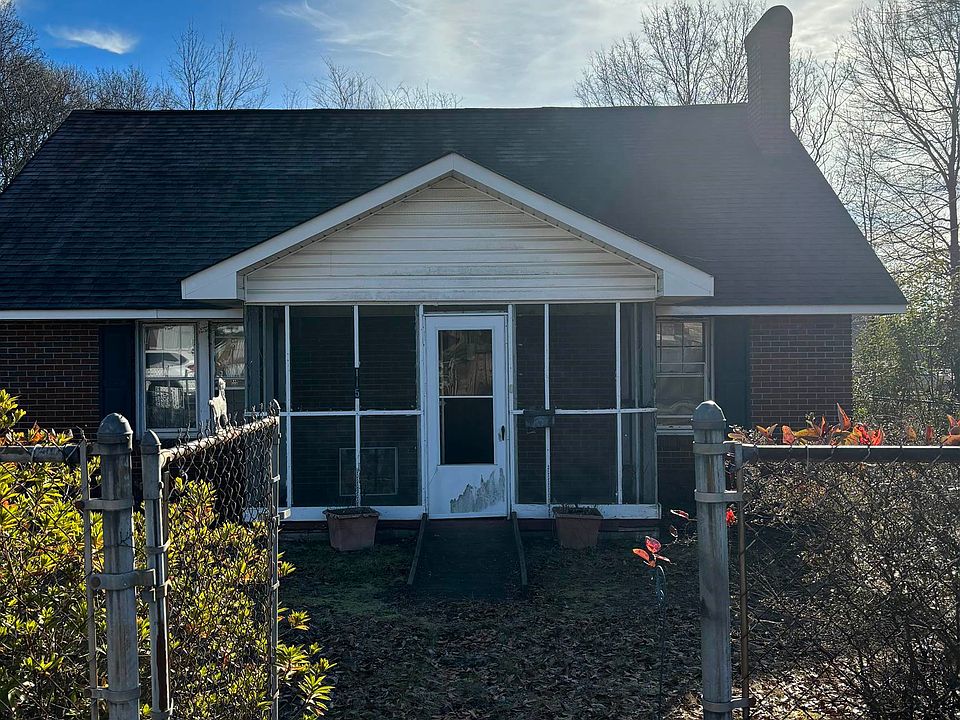 1st image of 115 Weeping Oak Dr
