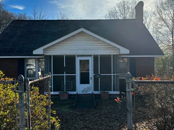 115 Weeping Oak Dr, Spartanburg, SC 29303