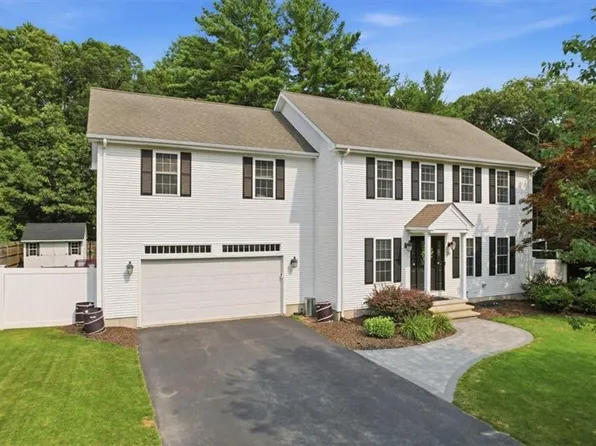 26 Davis Cir, Warwick, RI 02886