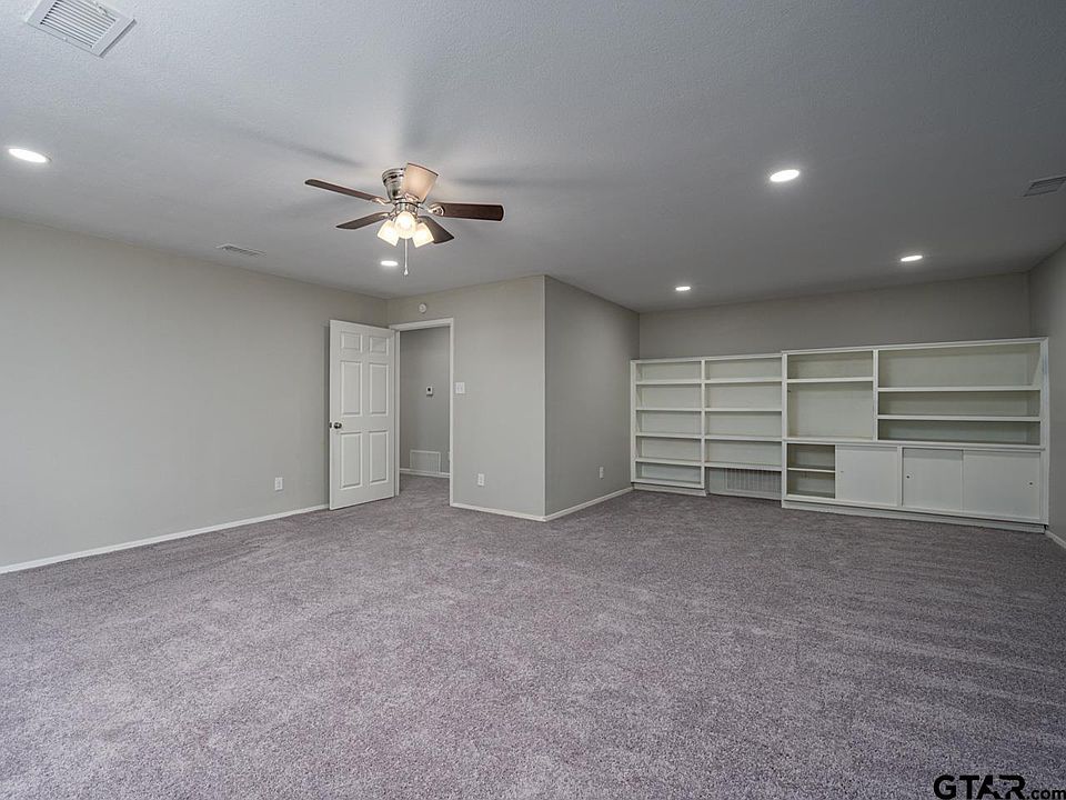 1st image of 1629 Brookhollow Dr