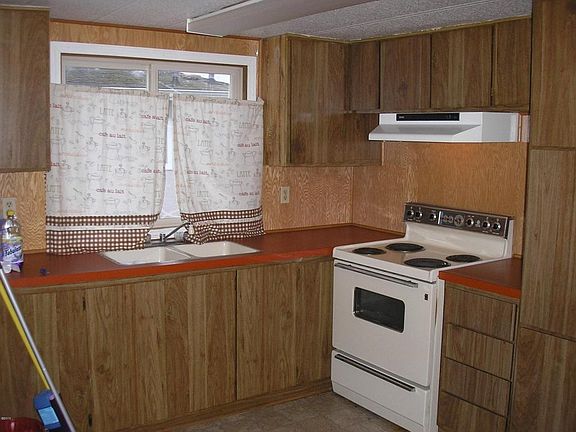 4th image of 955 NE Mill St #D-2