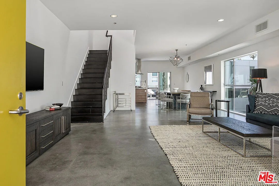 Building Photo - 3119 Via Dolce #118