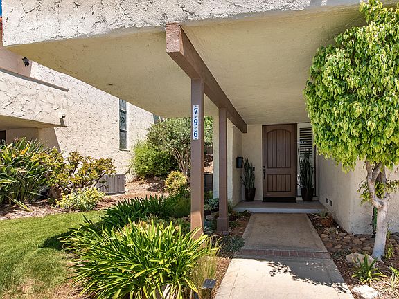 4th image of 796 Woodlawn Dr