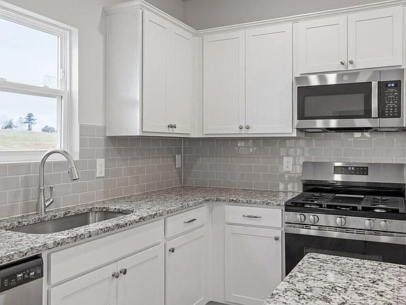 4th image of 80 Plantation Dr