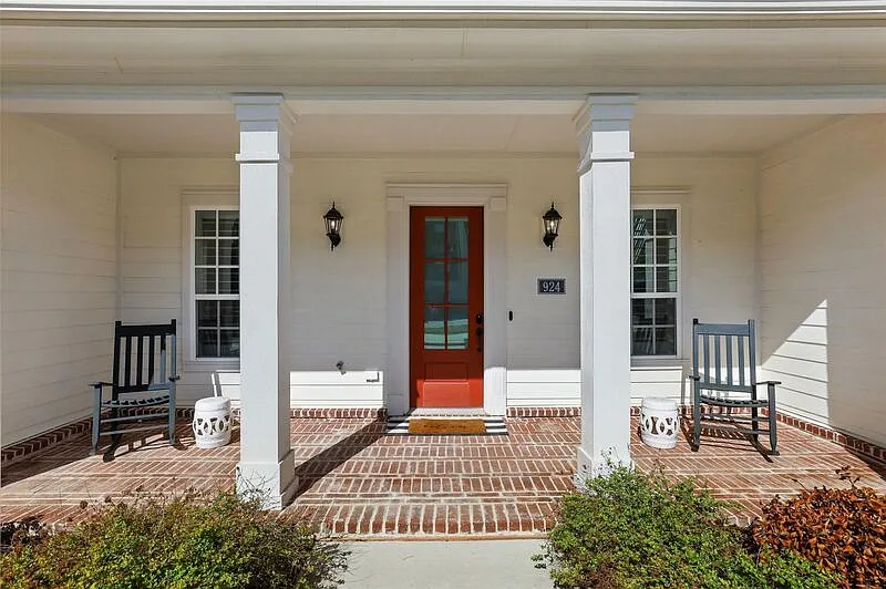 2 bed, 2.5 bath, 1722 sqft, $2,700 — Photo 2
