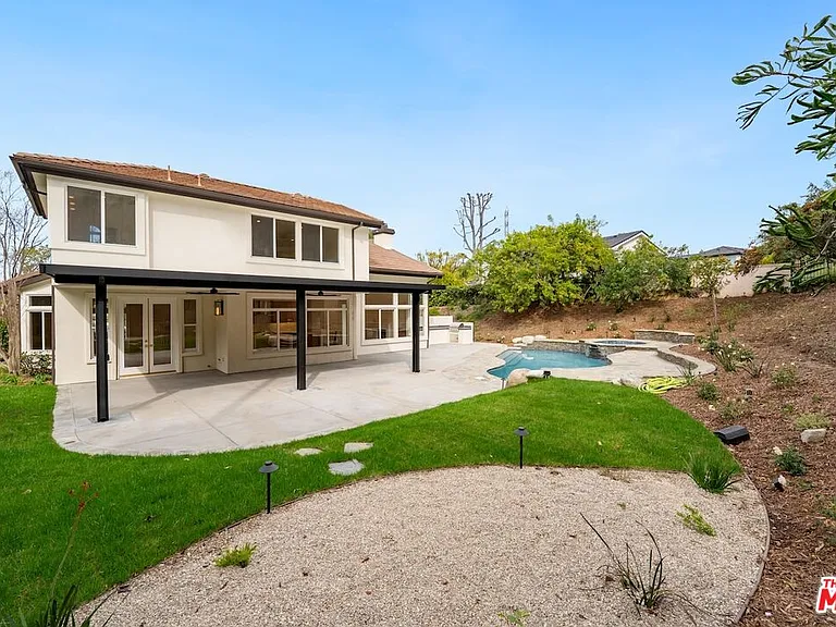 18500 Saint Moritz Dr — Photo 52
