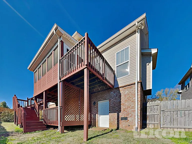 1638 Zurich Dr — Photo 18