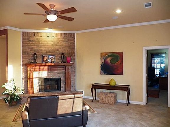 3rd image of 775 Scarlett Dr