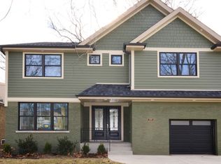 7045 N Moselle Ave, Chicago, IL 60646