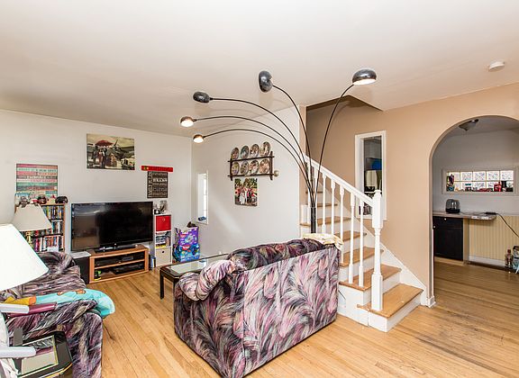 5th image of 2638 Oak St