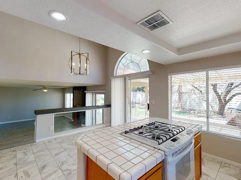 2570 Quail Wood Ct — Photo 12