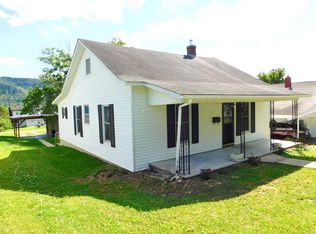 611 Poplar St, Ravenna, KY 40472