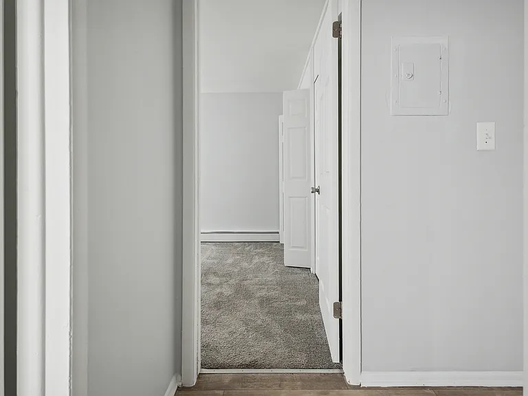 Fox Pointe Apartments — Photo 23